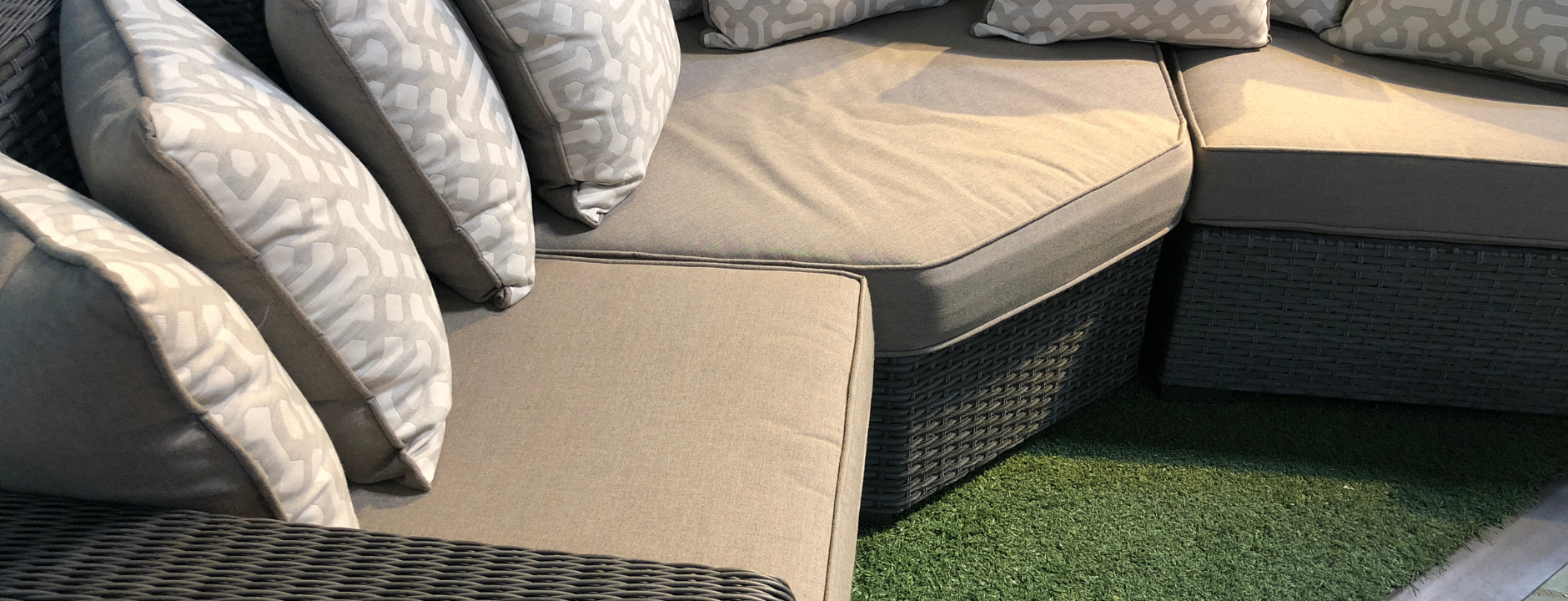 Outdoor Sofas and Sectionals